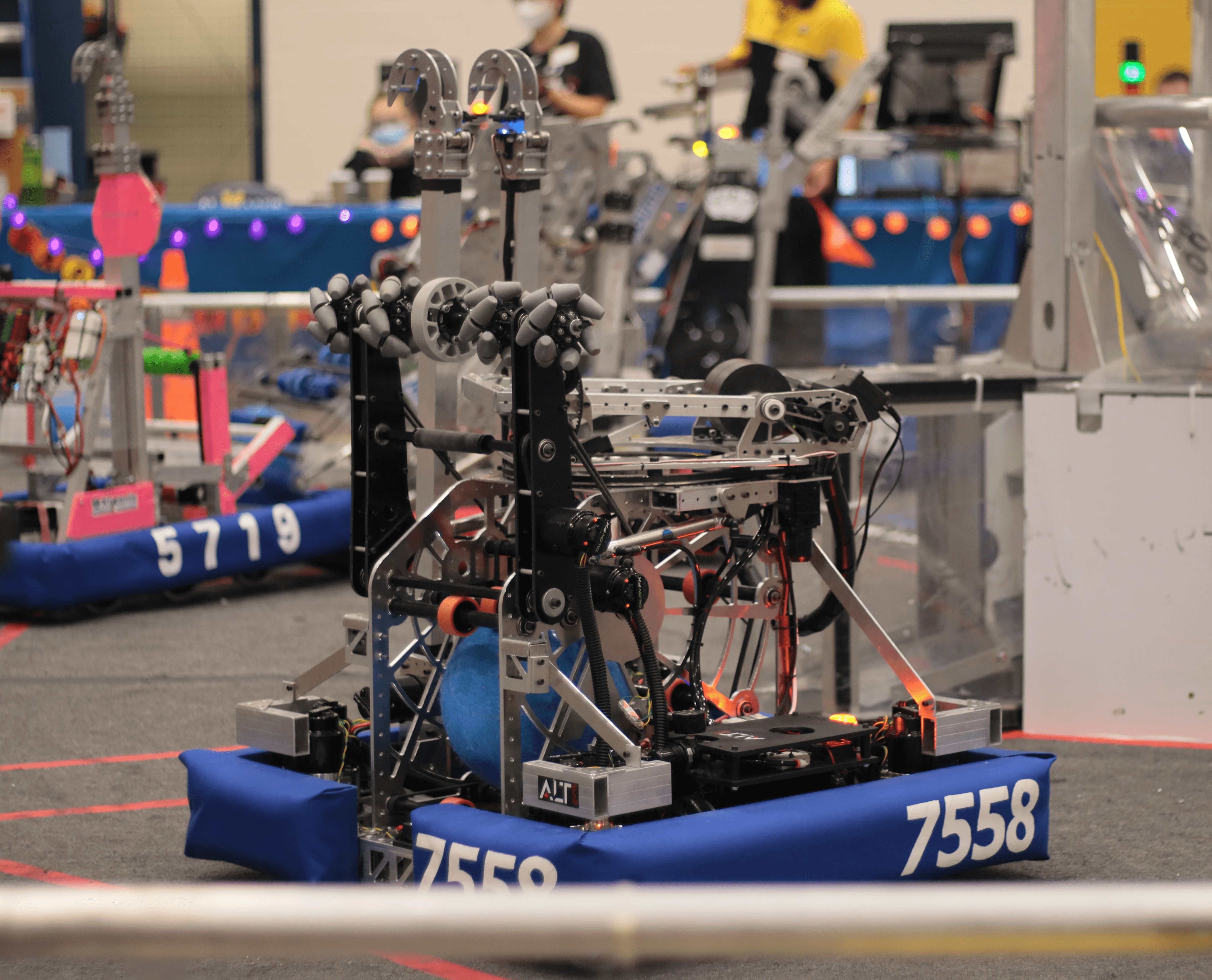 ALT-F4 robot 7558